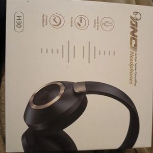 Active Noise Cancelling Headphones 100H Playtime Wireless Bluetooth Over-Ear